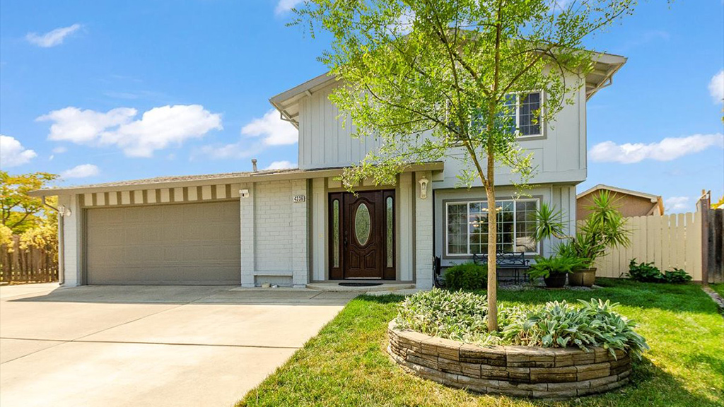 Sold in 4 days $560k ($15k over ask) – 4336 Woodmoss Ct, Sacramento